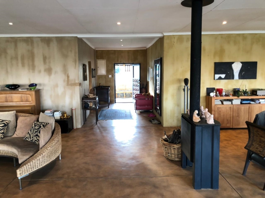5 Bedroom Property for Sale in Hekpoort Gauteng