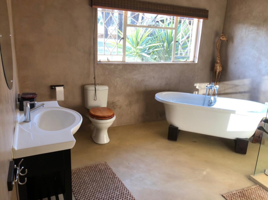 5 Bedroom Property for Sale in Hekpoort Gauteng