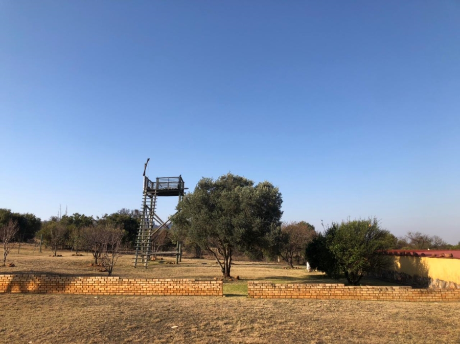 5 Bedroom Property for Sale in Hekpoort Gauteng