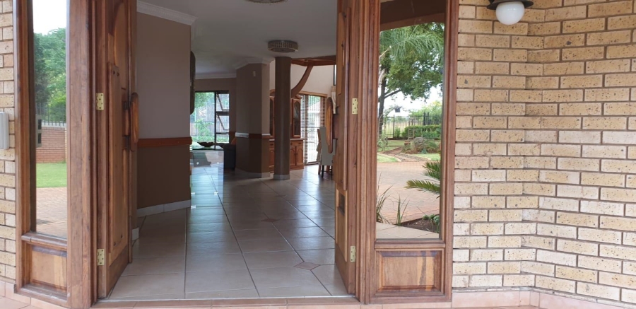 5 Bedroom Property for Sale in Raslouw Gauteng