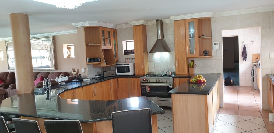 5 Bedroom Property for Sale in Raslouw Gauteng