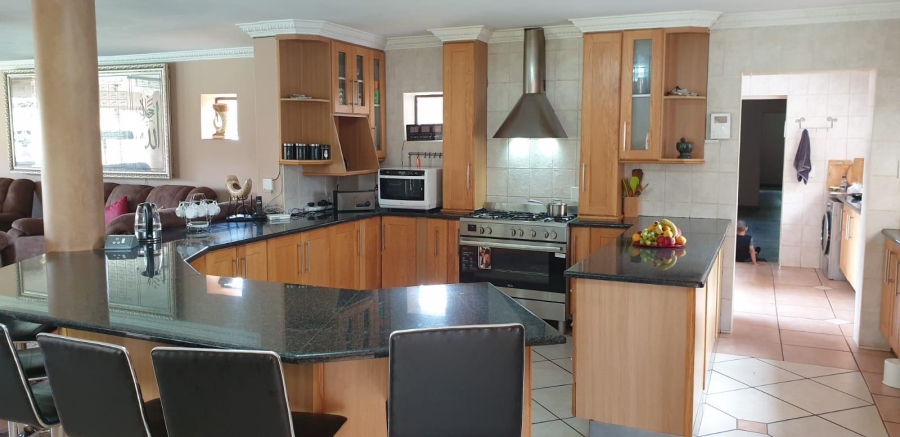 5 Bedroom Property for Sale in Raslouw Gauteng