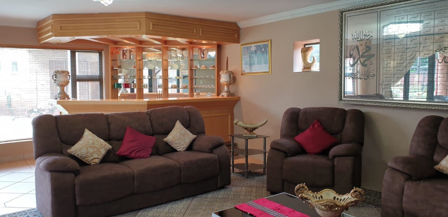 5 Bedroom Property for Sale in Raslouw Gauteng