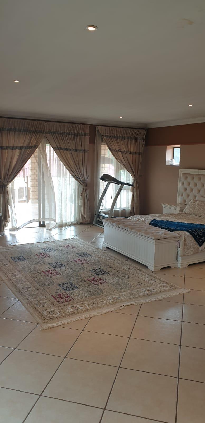 5 Bedroom Property for Sale in Raslouw Gauteng