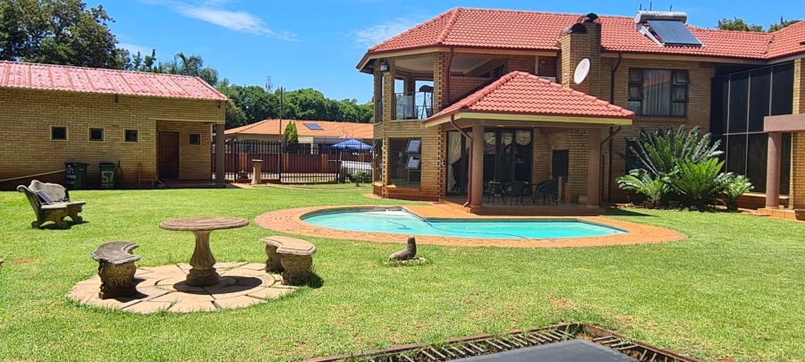 5 Bedroom Property for Sale in Raslouw Gauteng