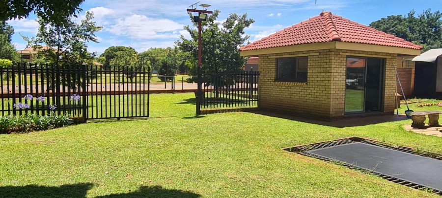 5 Bedroom Property for Sale in Raslouw Gauteng