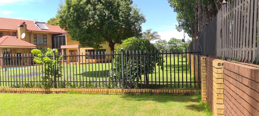 5 Bedroom Property for Sale in Raslouw Gauteng