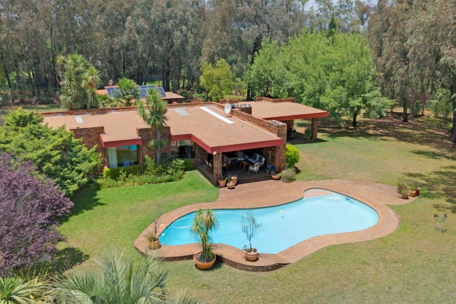 4 Bedroom Property for Sale in Randjesfontein A H Gauteng