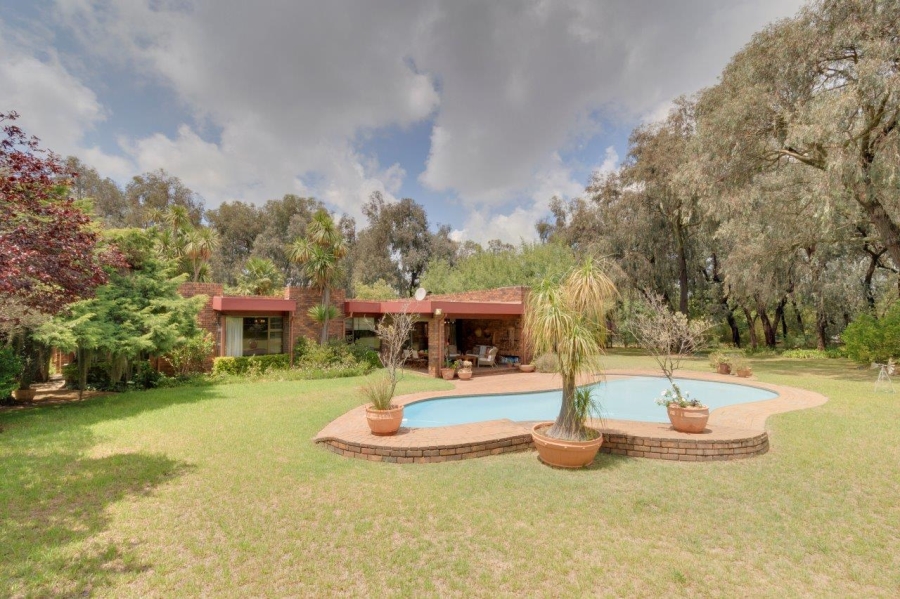 4 Bedroom Property for Sale in Randjesfontein A H Gauteng