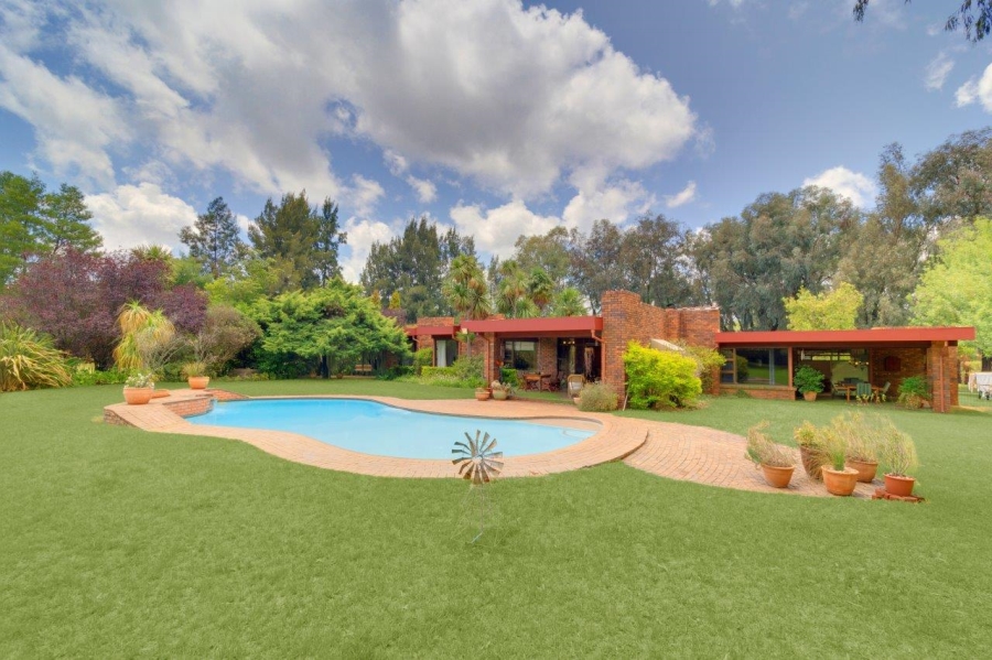 4 Bedroom Property for Sale in Randjesfontein A H Gauteng