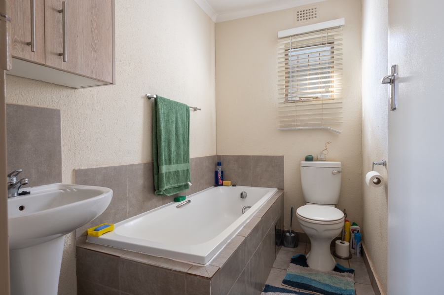 3 Bedroom Property for Sale in Sky City Gauteng