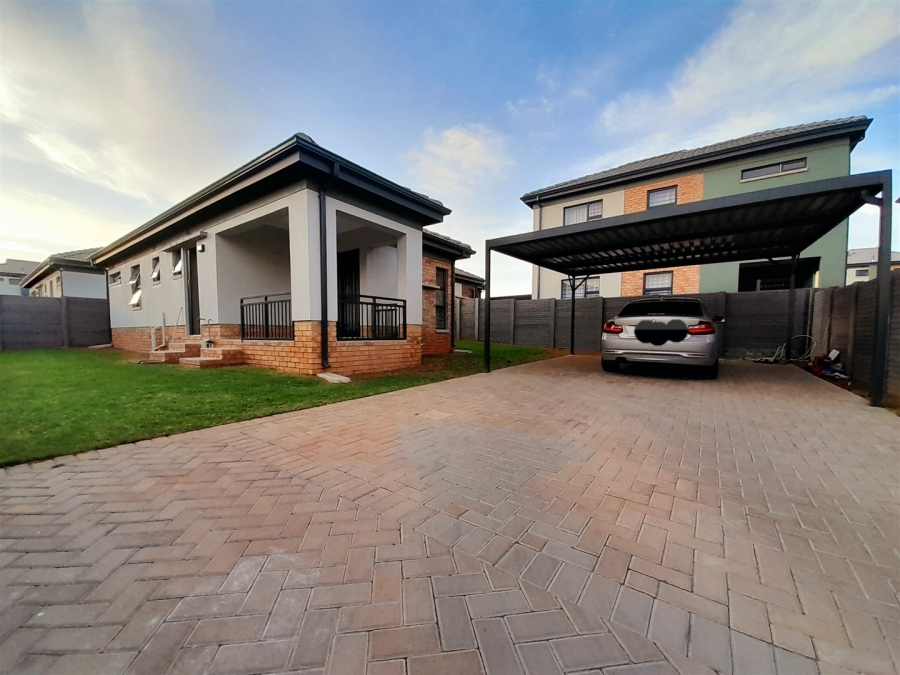 3 Bedroom Property for Sale in Lotus Gardens Gauteng
