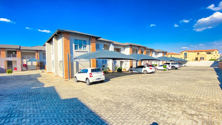3 Bedroom Property for Sale in Noordwyk Gauteng