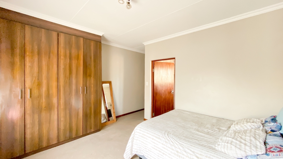 3 Bedroom Property for Sale in Noordwyk Gauteng