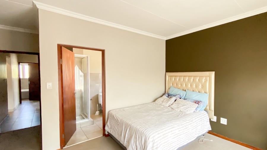 3 Bedroom Property for Sale in Noordwyk Gauteng