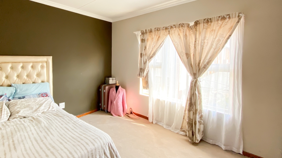 3 Bedroom Property for Sale in Noordwyk Gauteng