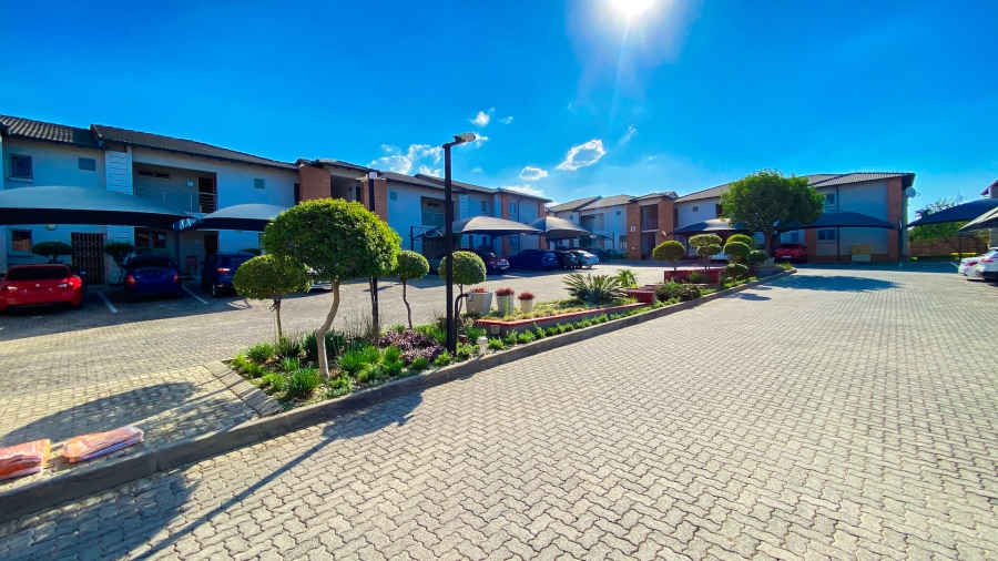 3 Bedroom Property for Sale in Noordwyk Gauteng