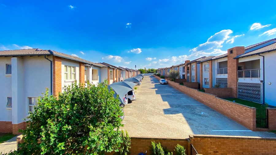 3 Bedroom Property for Sale in Noordwyk Gauteng