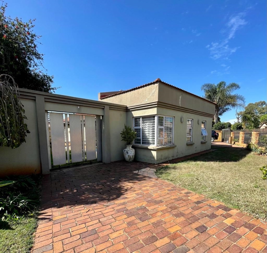 3 Bedroom Property for Sale in Lenasia Gauteng