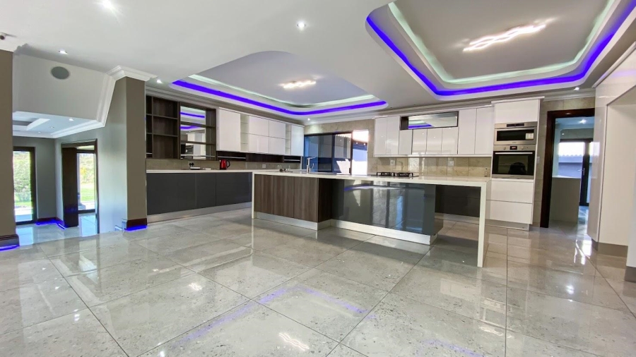 7 Bedroom Property for Sale in Blue Valley Golf Estate Gauteng