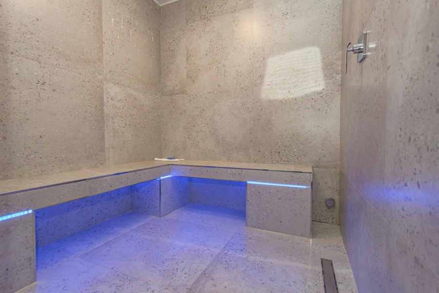 7 Bedroom Property for Sale in Blue Valley Golf Estate Gauteng