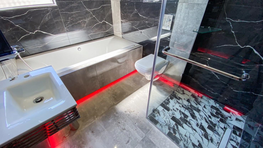 7 Bedroom Property for Sale in Blue Valley Golf Estate Gauteng