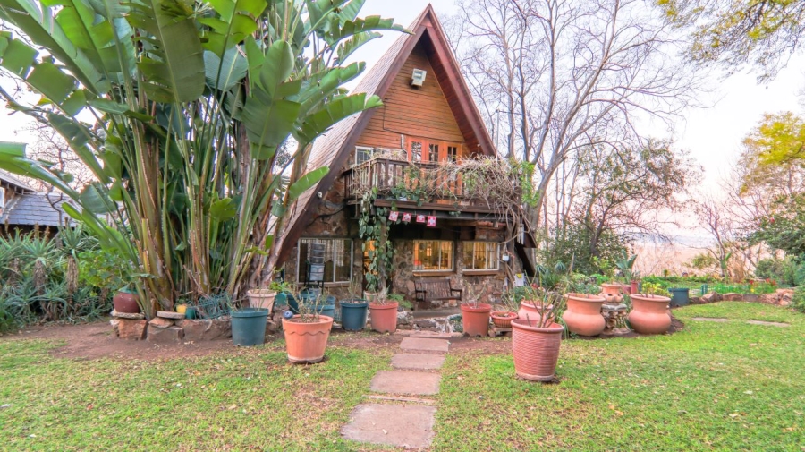 6 Bedroom Property for Sale in Schurveberg Gauteng