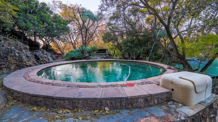 6 Bedroom Property for Sale in Schurveberg Gauteng