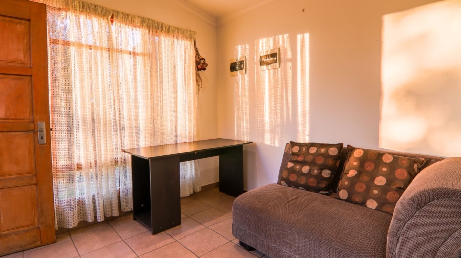 6 Bedroom Property for Sale in Schurveberg Gauteng