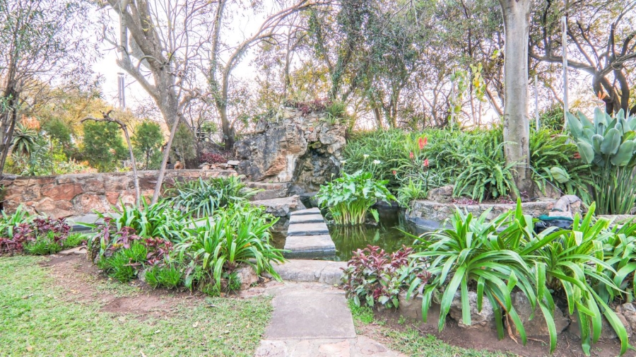 6 Bedroom Property for Sale in Schurveberg Gauteng