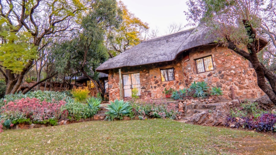 6 Bedroom Property for Sale in Schurveberg Gauteng