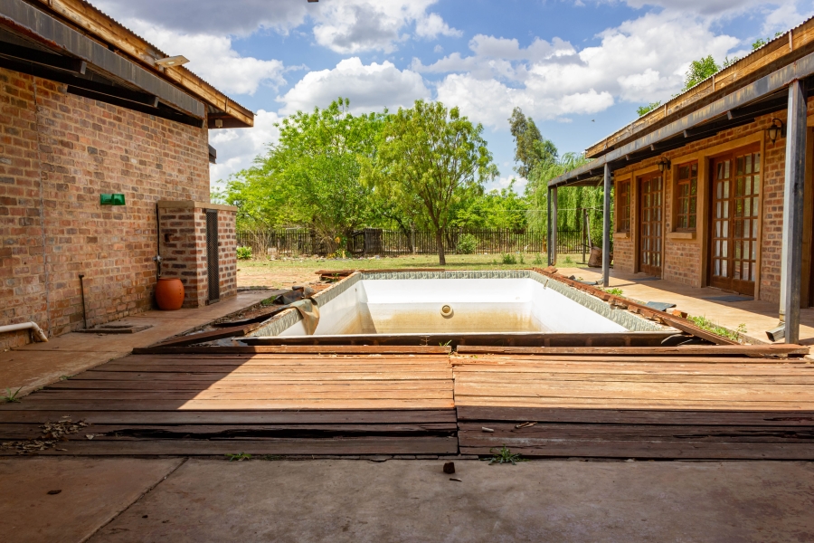 4 Bedroom Property for Sale in Heatherdale AH Gauteng