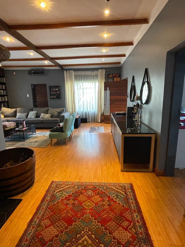 5 Bedroom Property for Sale in Lenasia Gauteng