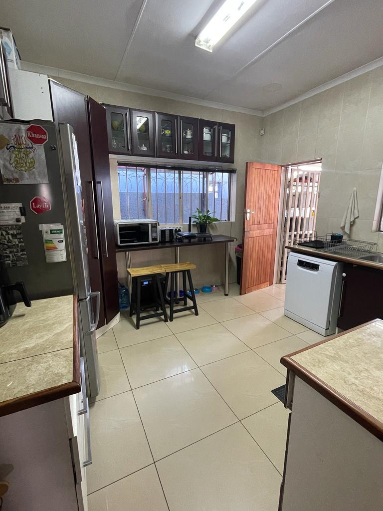 5 Bedroom Property for Sale in Lenasia Gauteng