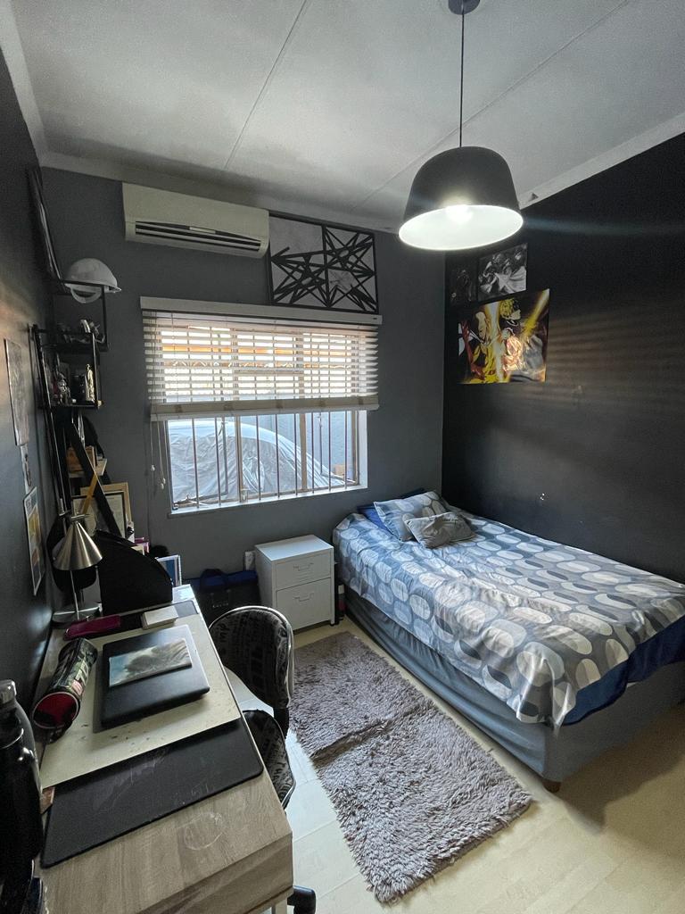 5 Bedroom Property for Sale in Lenasia Gauteng