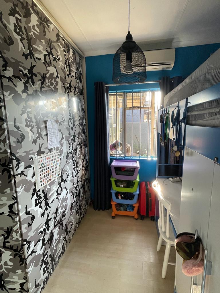 5 Bedroom Property for Sale in Lenasia Gauteng