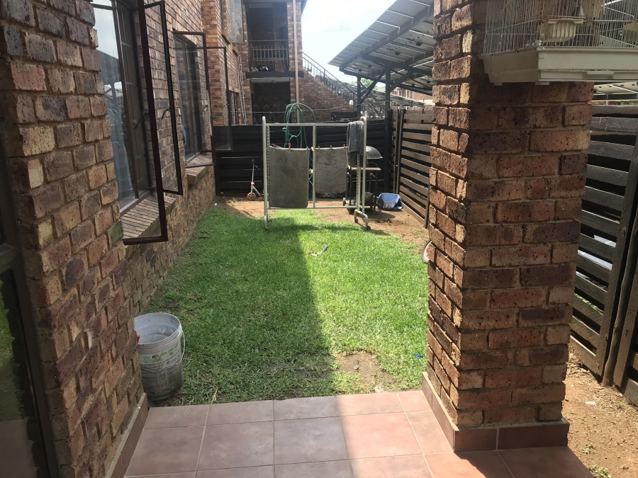 3 Bedroom Property for Sale in Sonneveld Gauteng