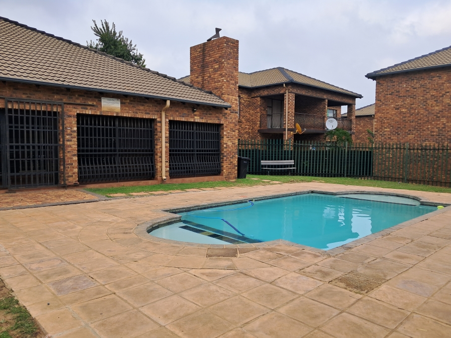 3 Bedroom Property for Sale in Sonneveld Gauteng