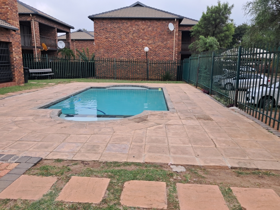 3 Bedroom Property for Sale in Sonneveld Gauteng