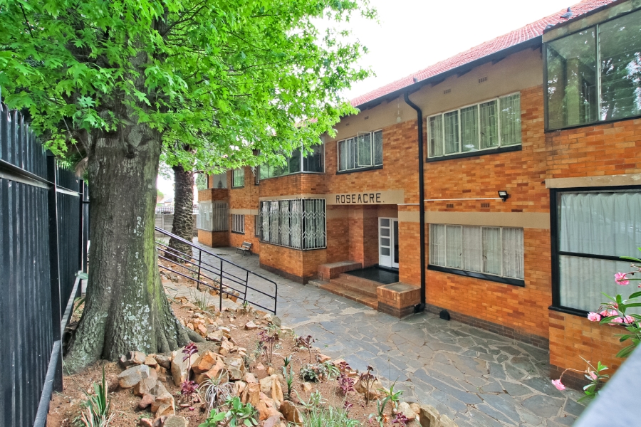 1 Bedroom Property for Sale in Cyrildene Gauteng