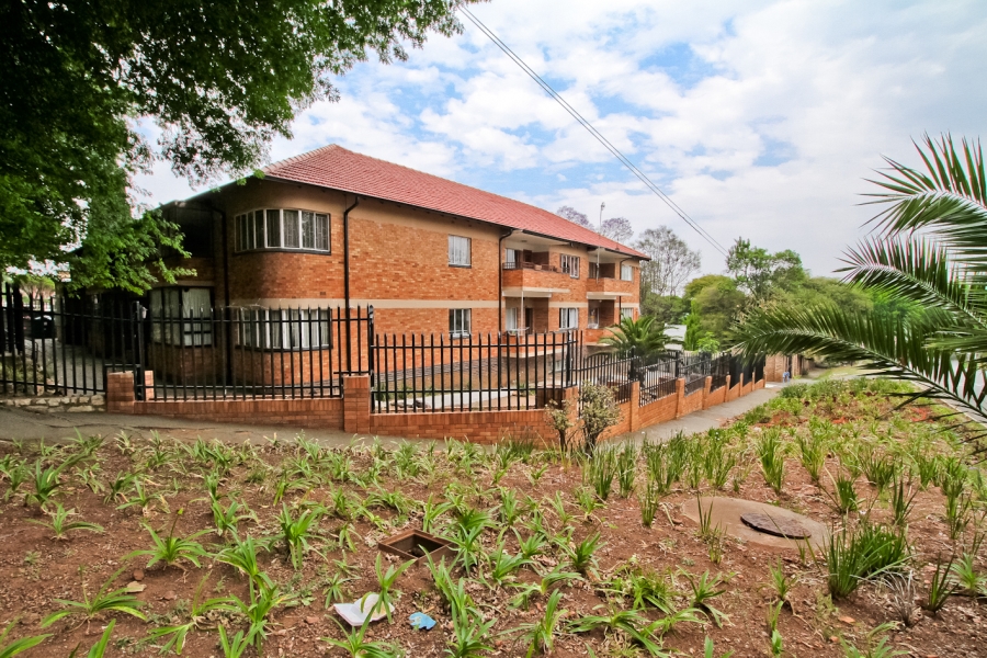 1 Bedroom Property for Sale in Cyrildene Gauteng