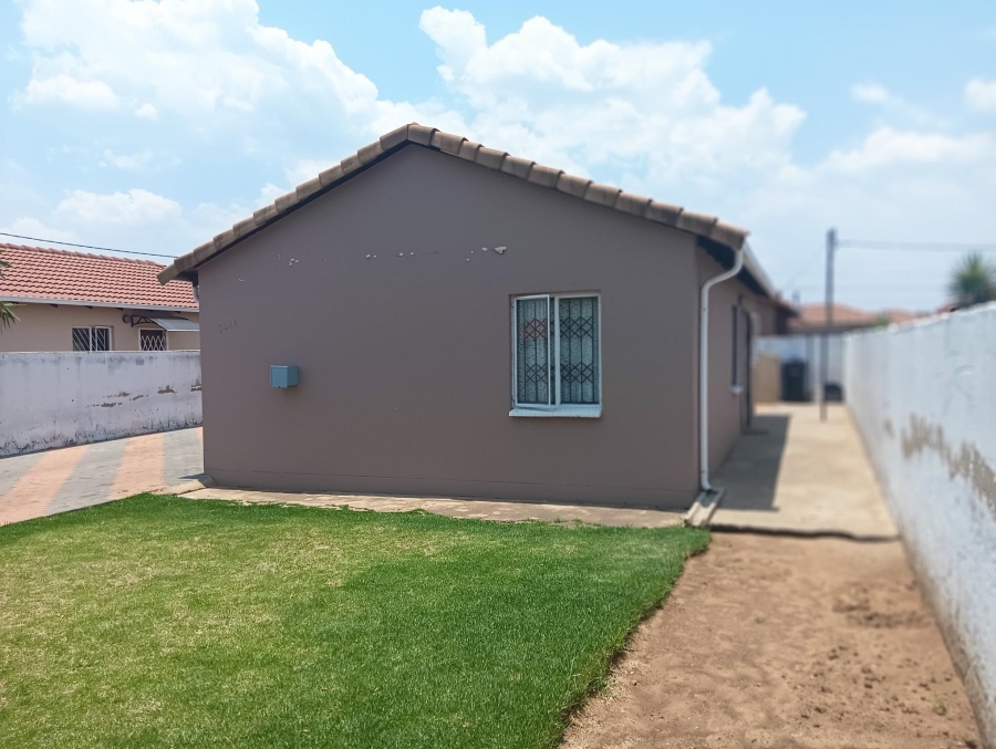 3 Bedroom Property for Sale in Windmill Park Gauteng