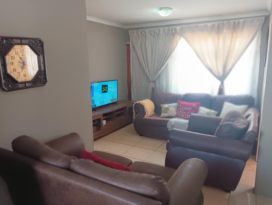 3 Bedroom Property for Sale in Windmill Park Gauteng