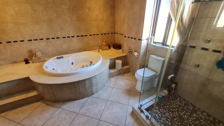 4 Bedroom Property for Sale in Blue Valley Golf Estate Gauteng