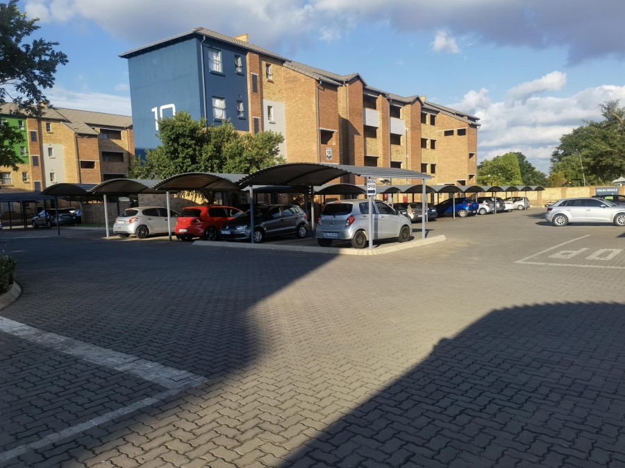 2 Bedroom Property for Sale in Heuweloord Gauteng