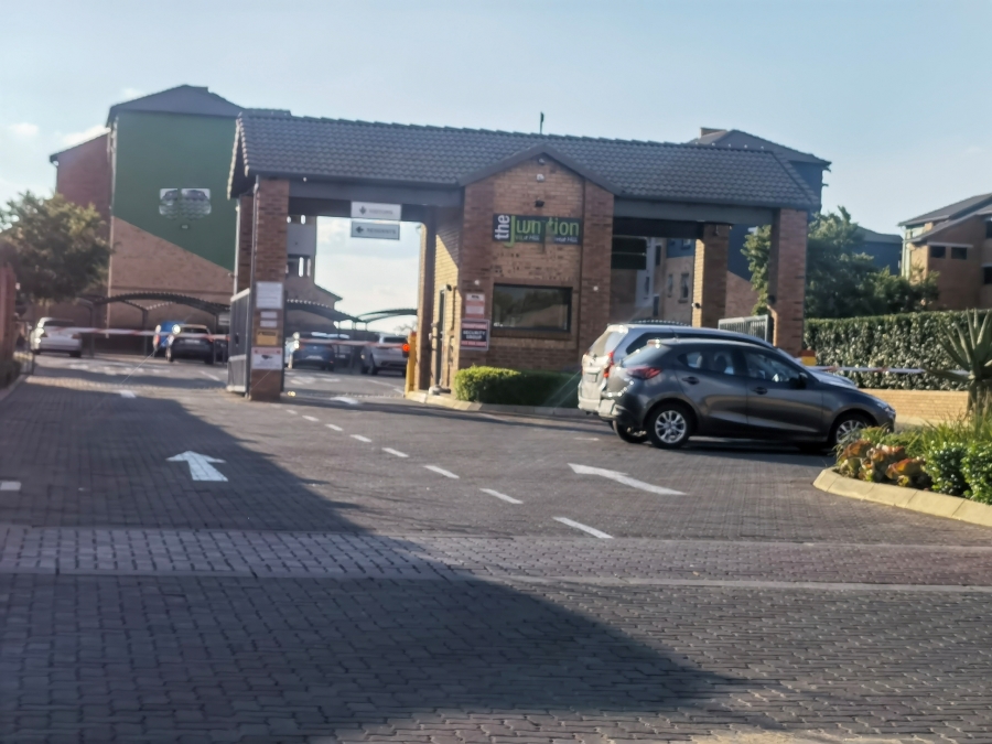 2 Bedroom Property for Sale in Heuweloord Gauteng