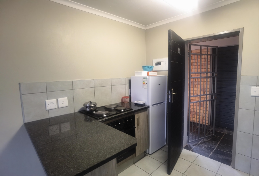 2 Bedroom Property for Sale in Heuweloord Gauteng