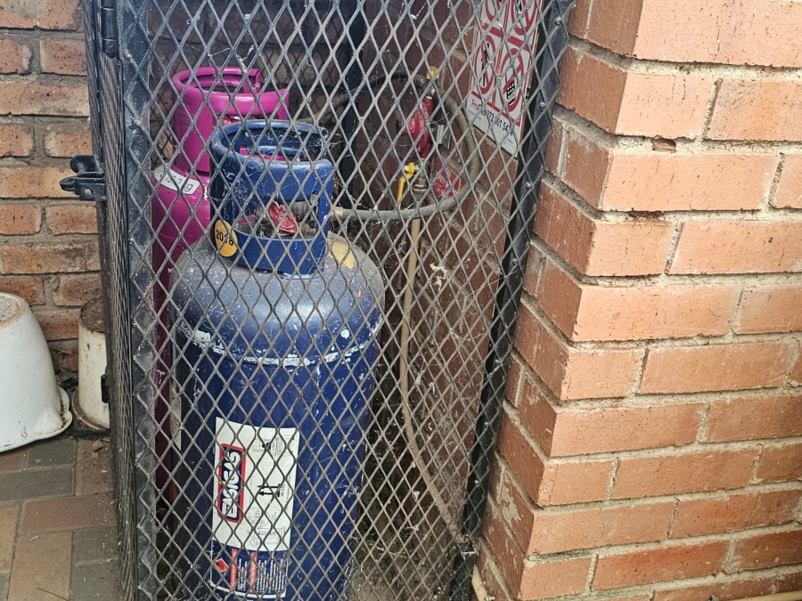 3 Bedroom Property for Sale in Knoppieslaagte Gauteng