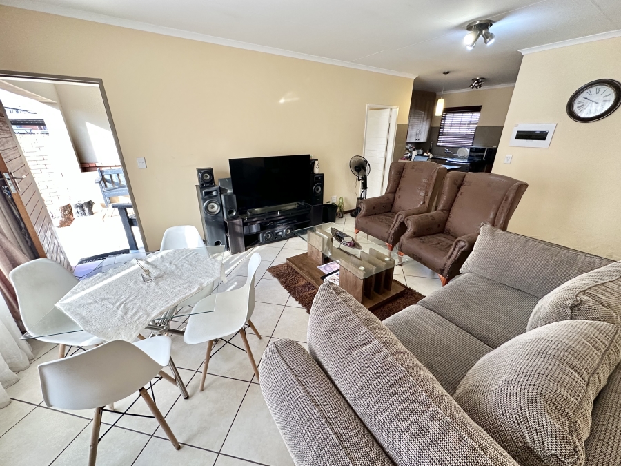 3 Bedroom Property for Sale in Monavoni Gauteng