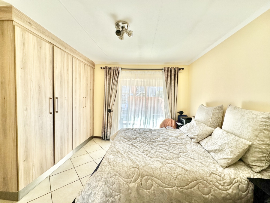 3 Bedroom Property for Sale in Monavoni Gauteng